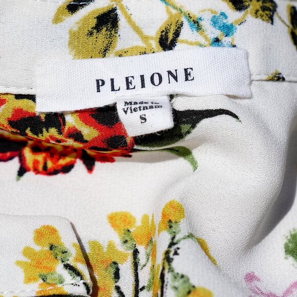 Pleione White Floral Print Short Sleeve Blouse - Picture 2 of 2